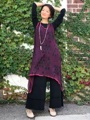 6113 B Organza Shift-Winterberry-hand printed with black/ ink triangles