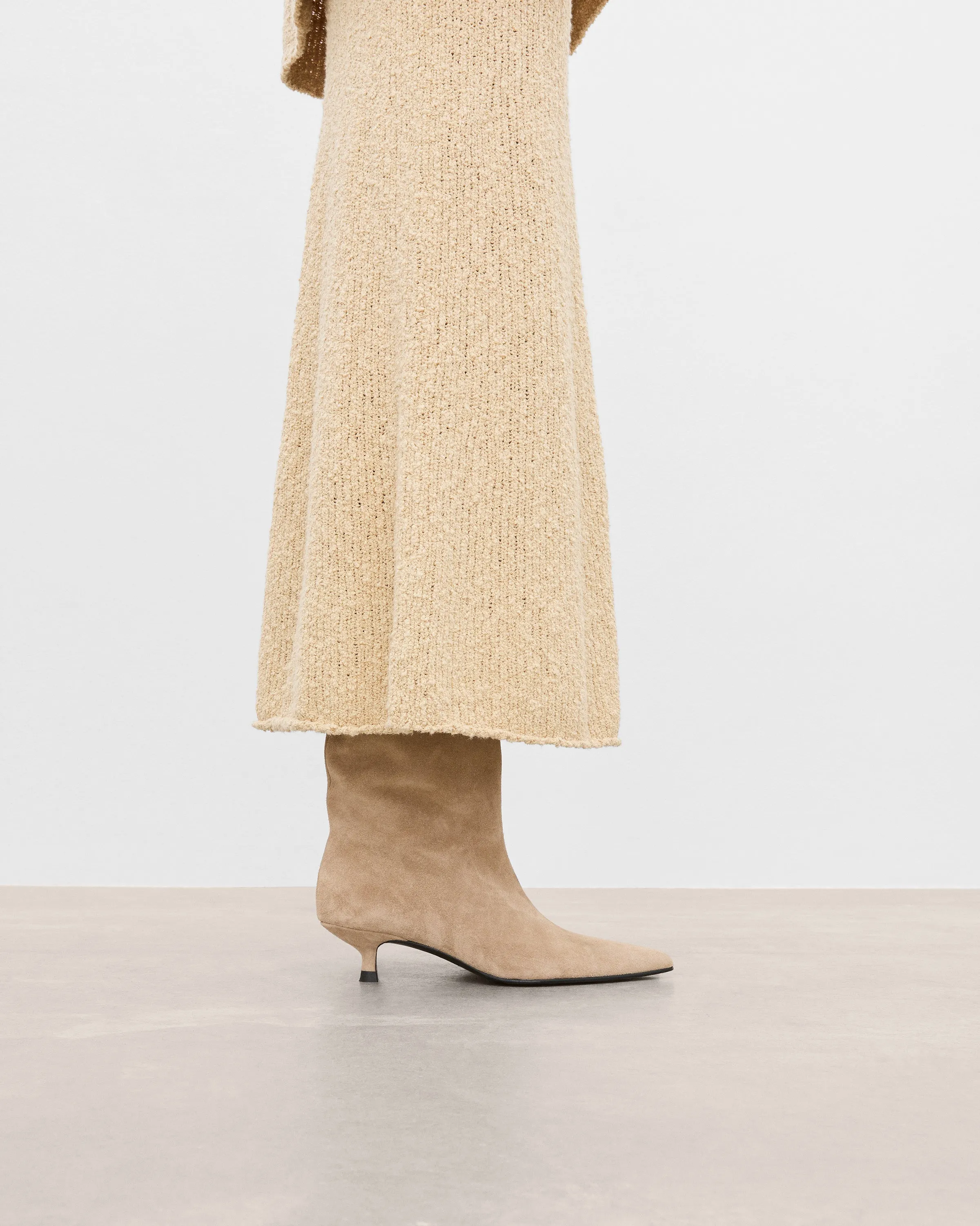 Nour Suede Sand