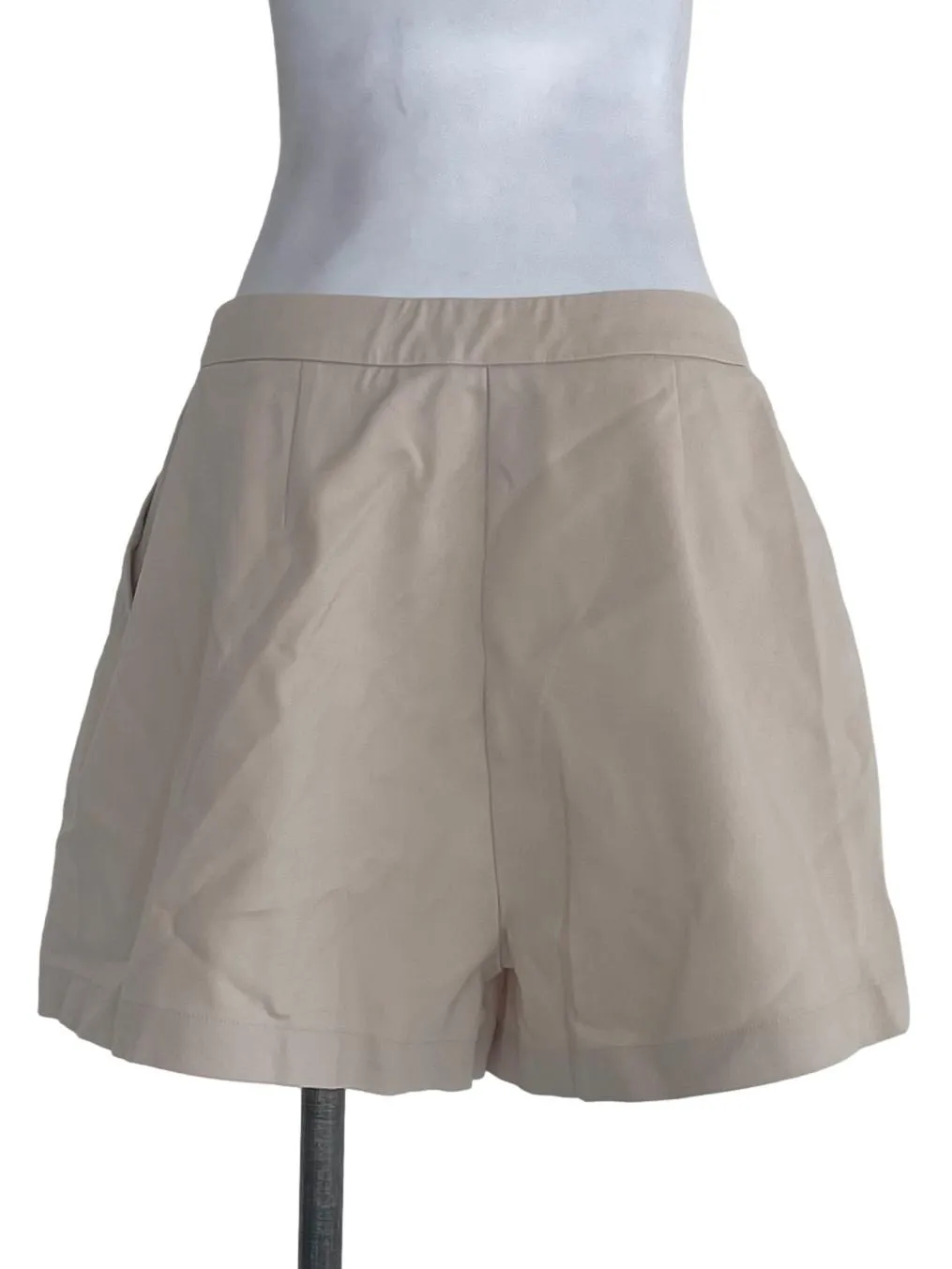 Parchment White Casual Shorts OSN