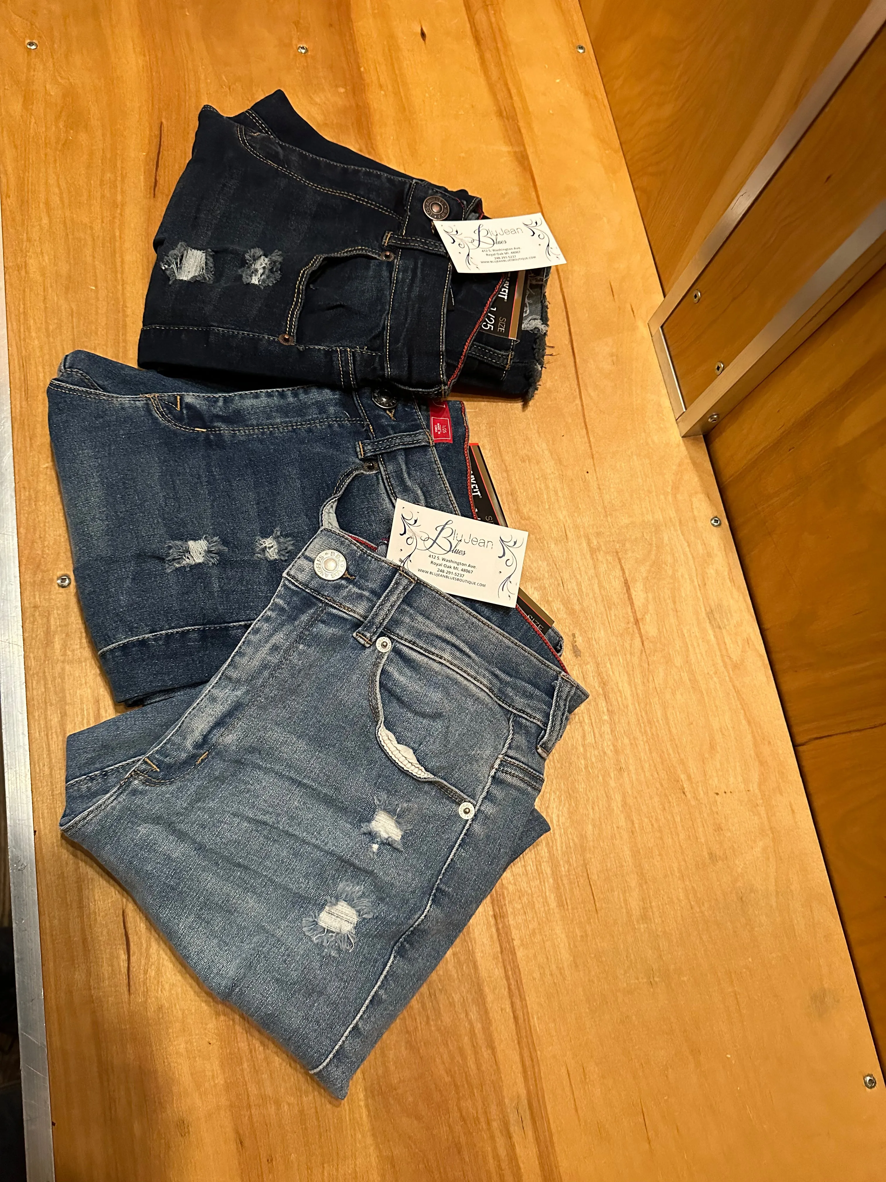 Stretch Distressed Jeans