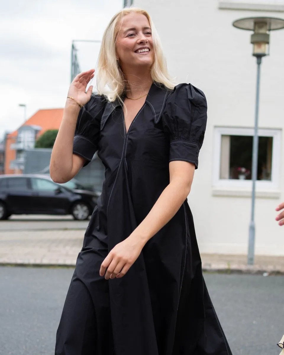 V-neck Maxi Dress - Black